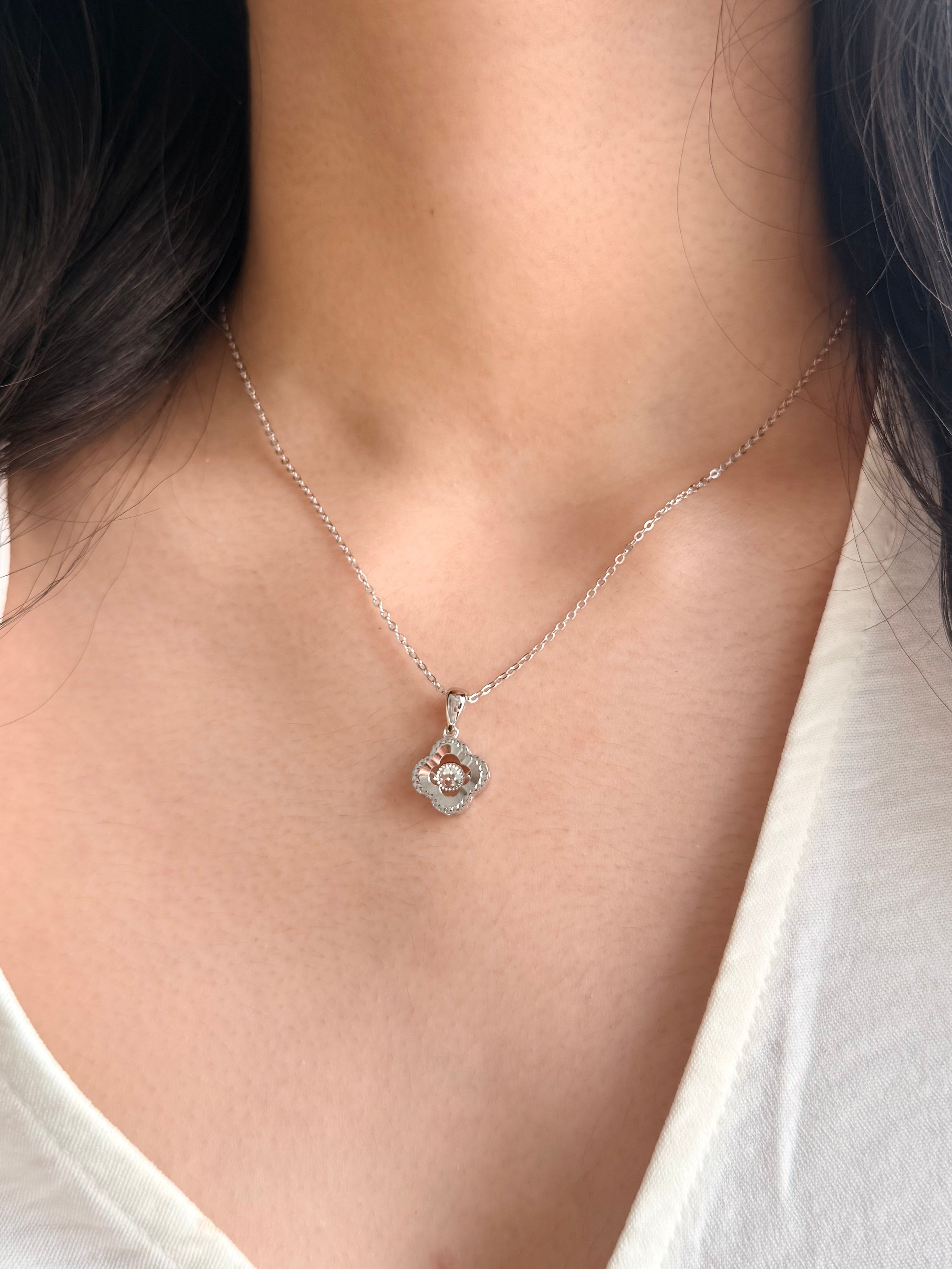 Maelis Necklace