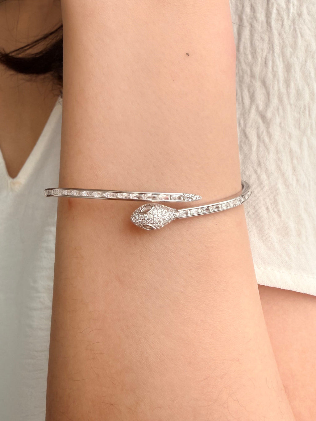Nerina Glow Cuff