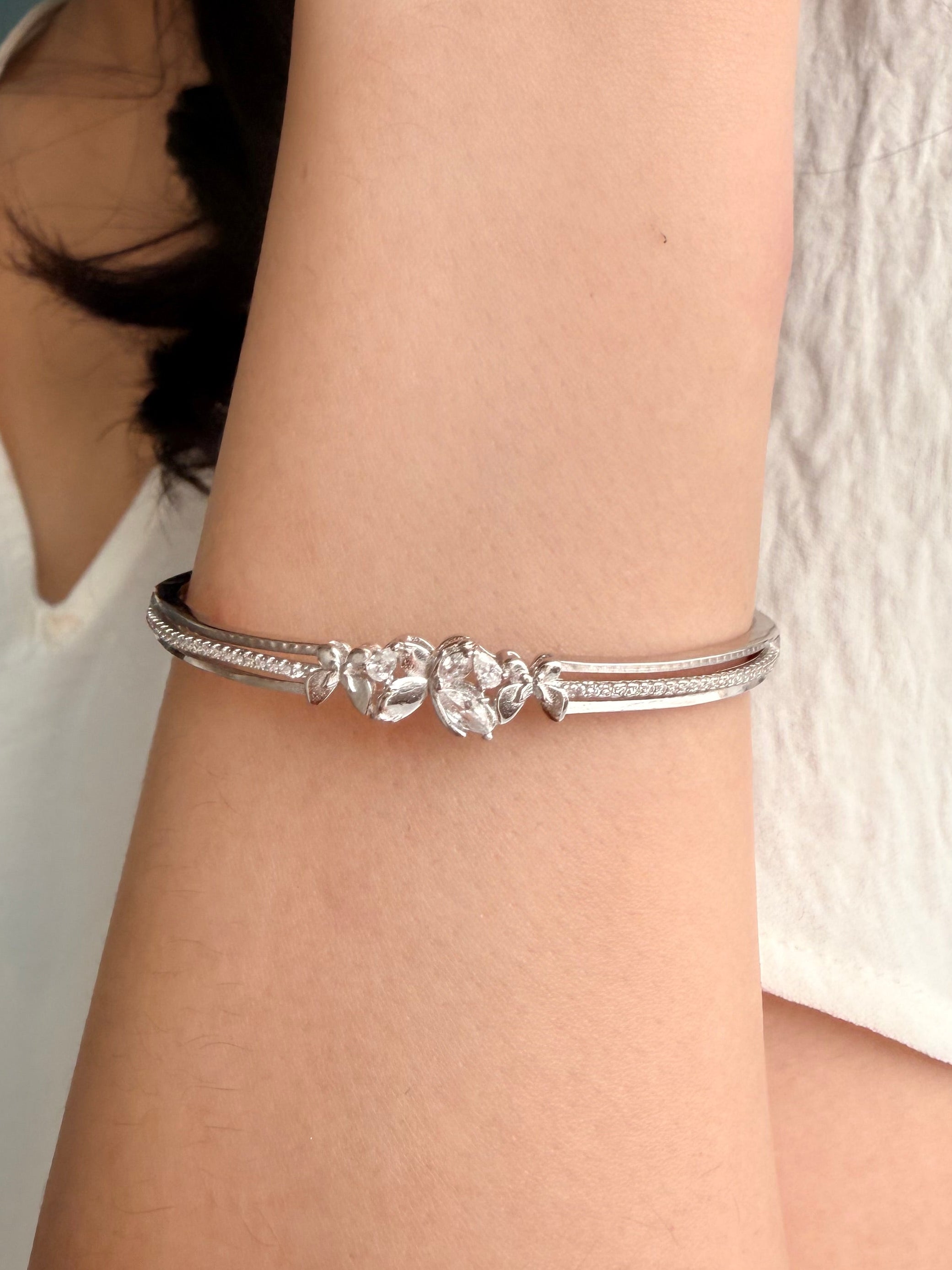 Serena Crystal Cuff