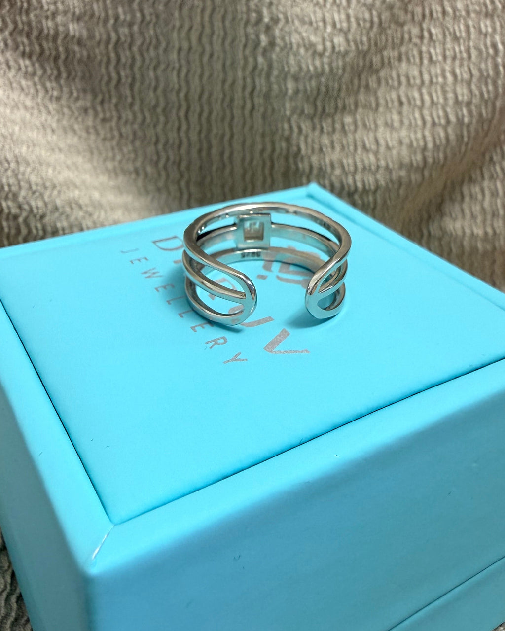 Ursa Adjustable Ring