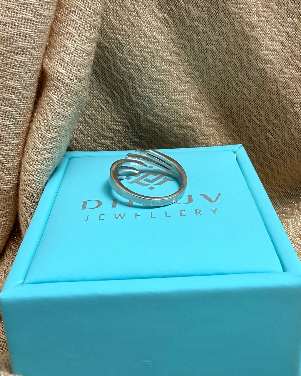 Leo Adjustable Ring