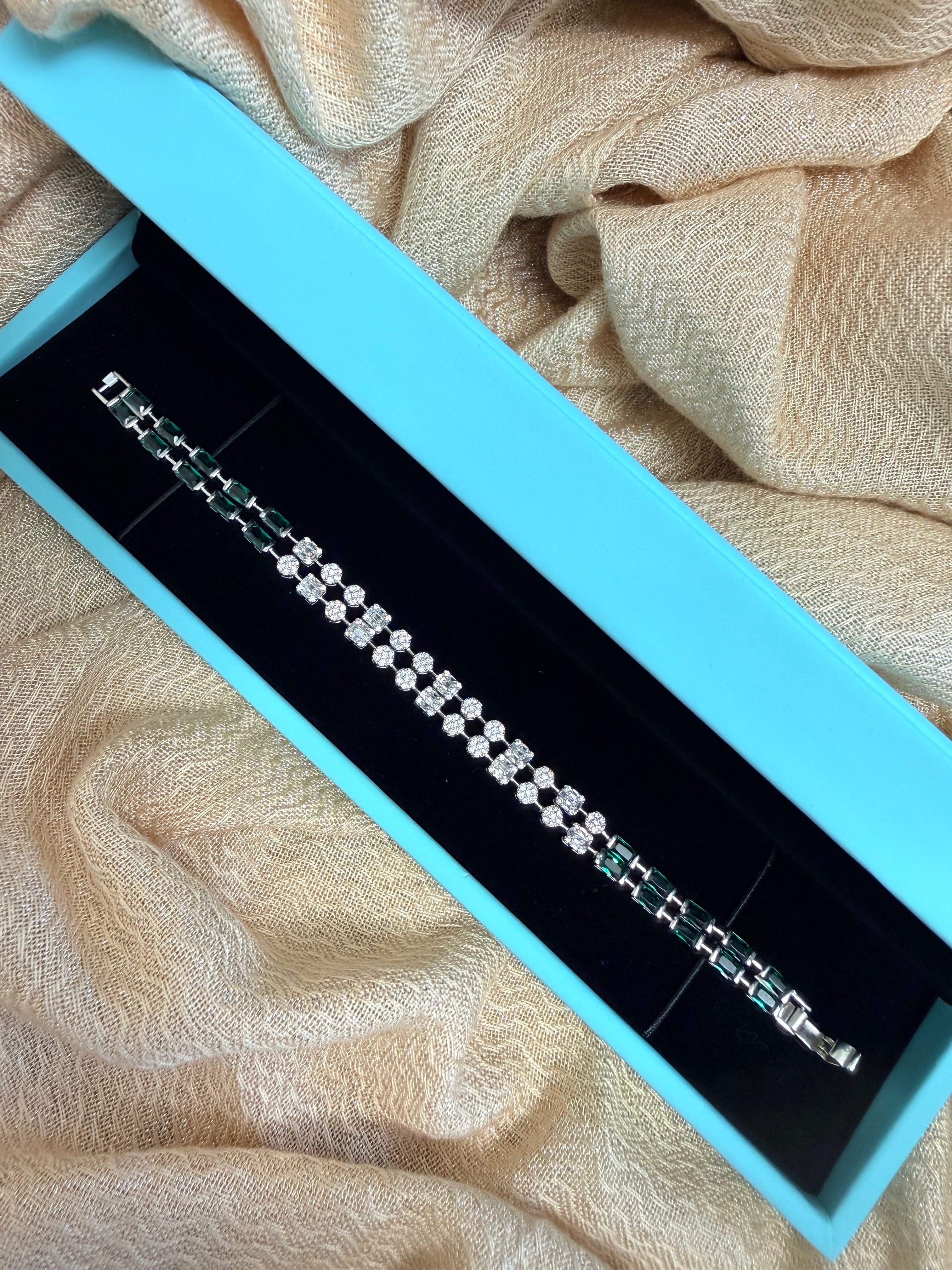 Mira Link Bracelet