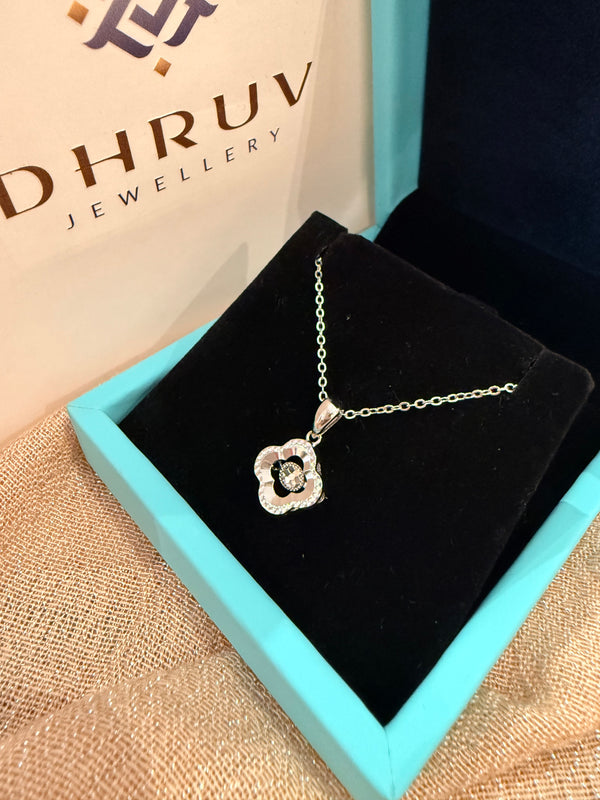 Maelis Necklace