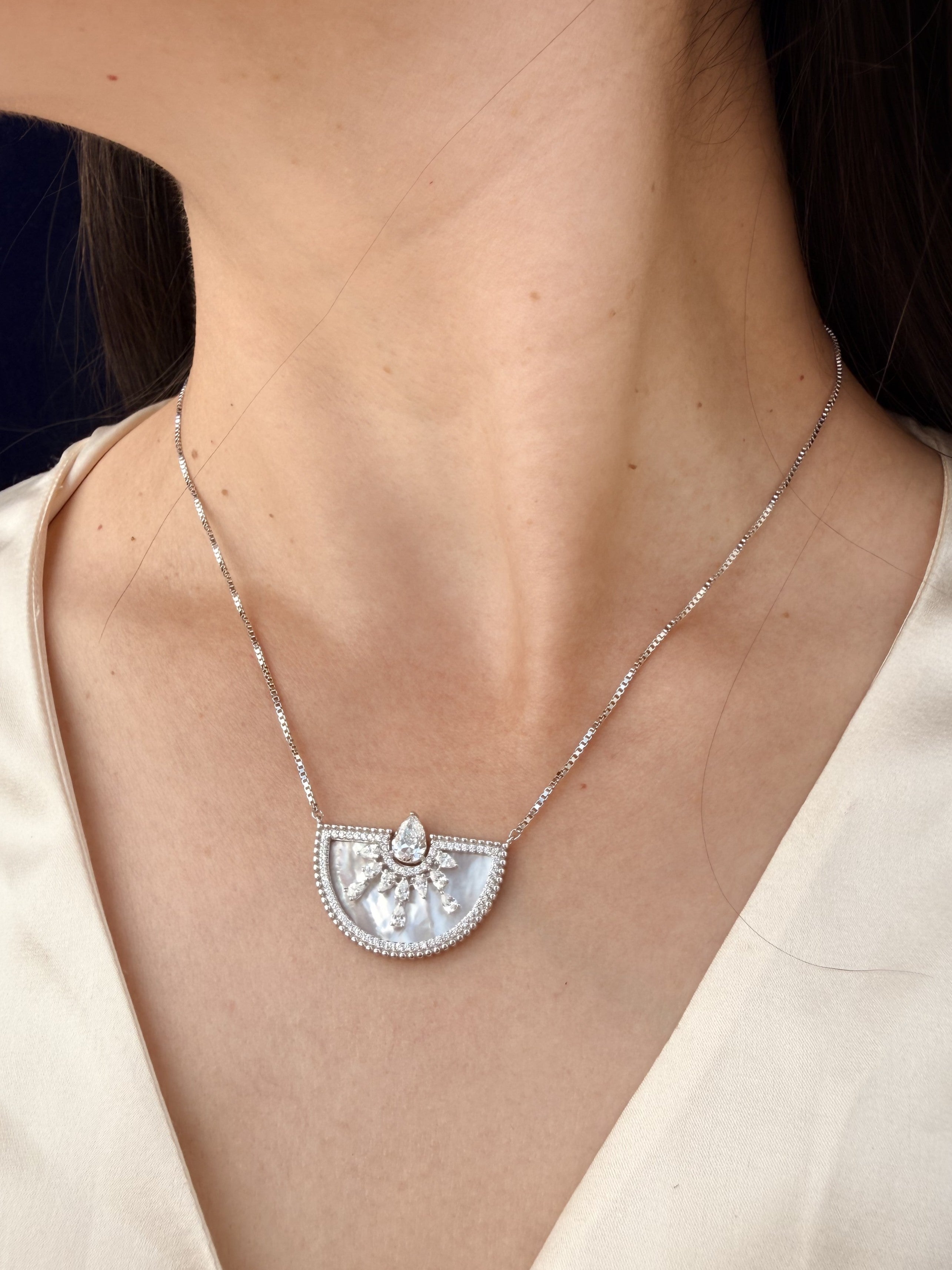 Noor Crescent Mother-of-Pearl Set