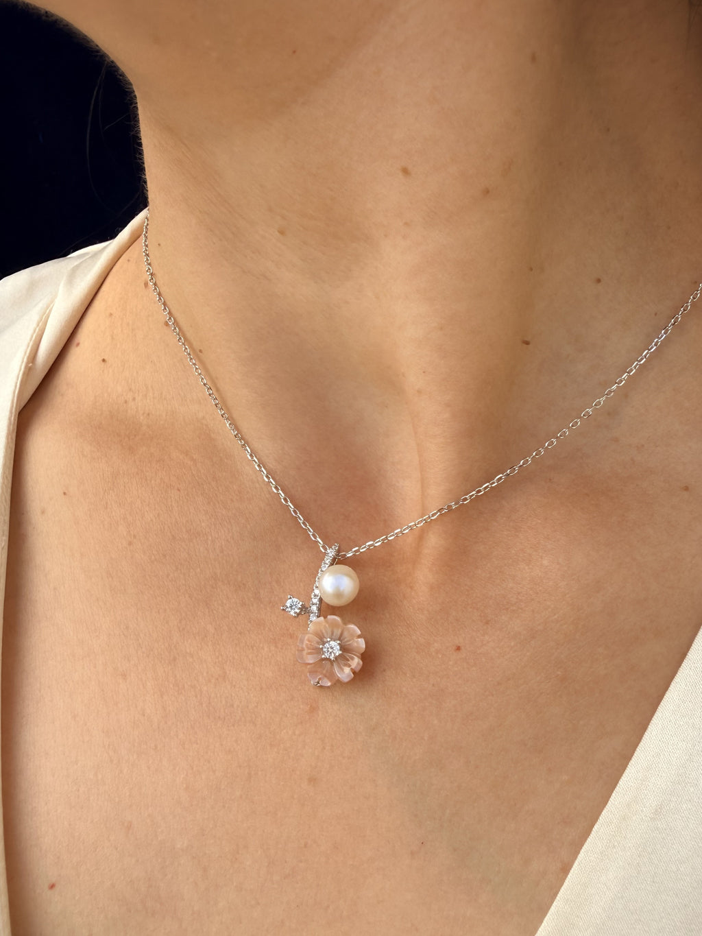 Pearl Whisper Floral Set