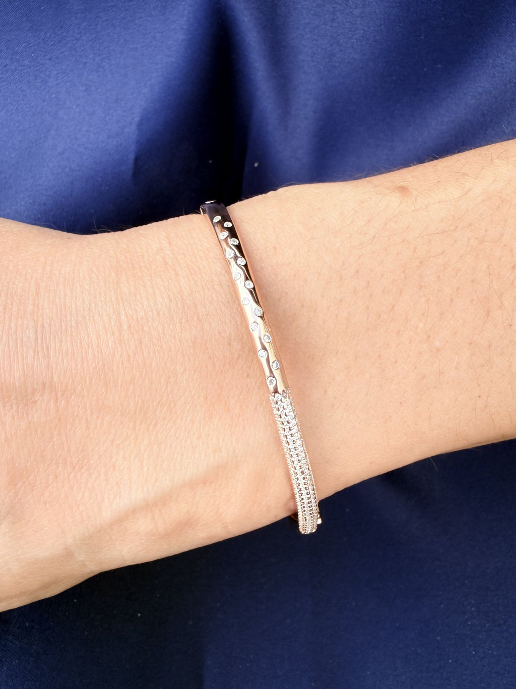 Radiant Curve Spark Bangle